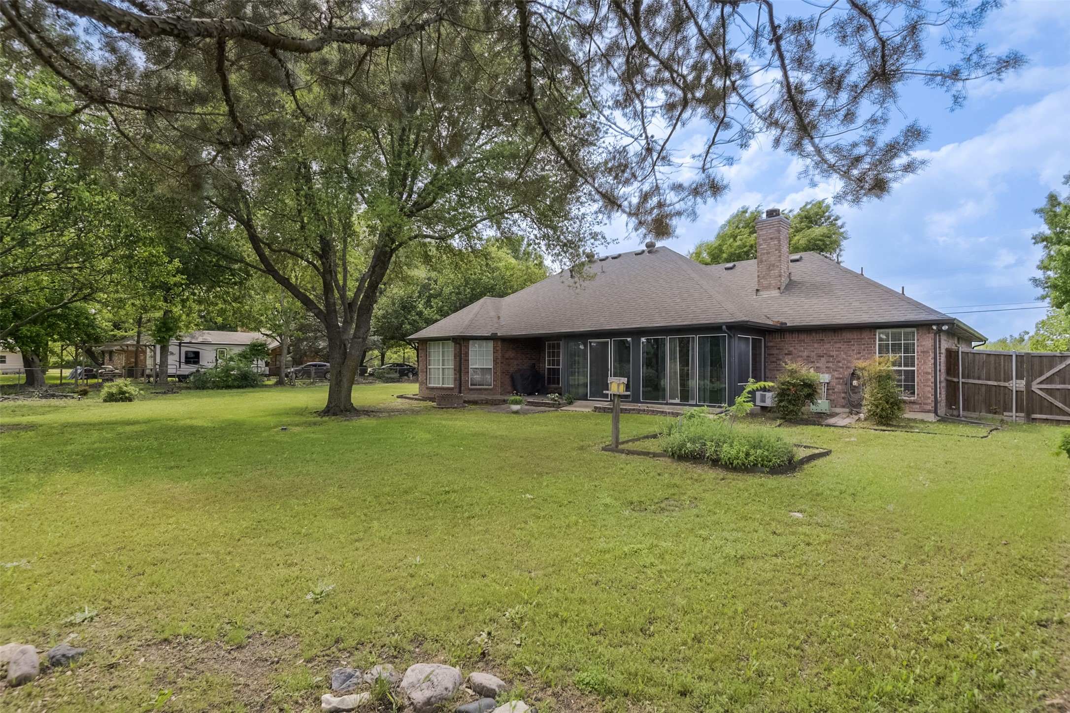 1303 Lariat Circle Oak Leaf TX 75154