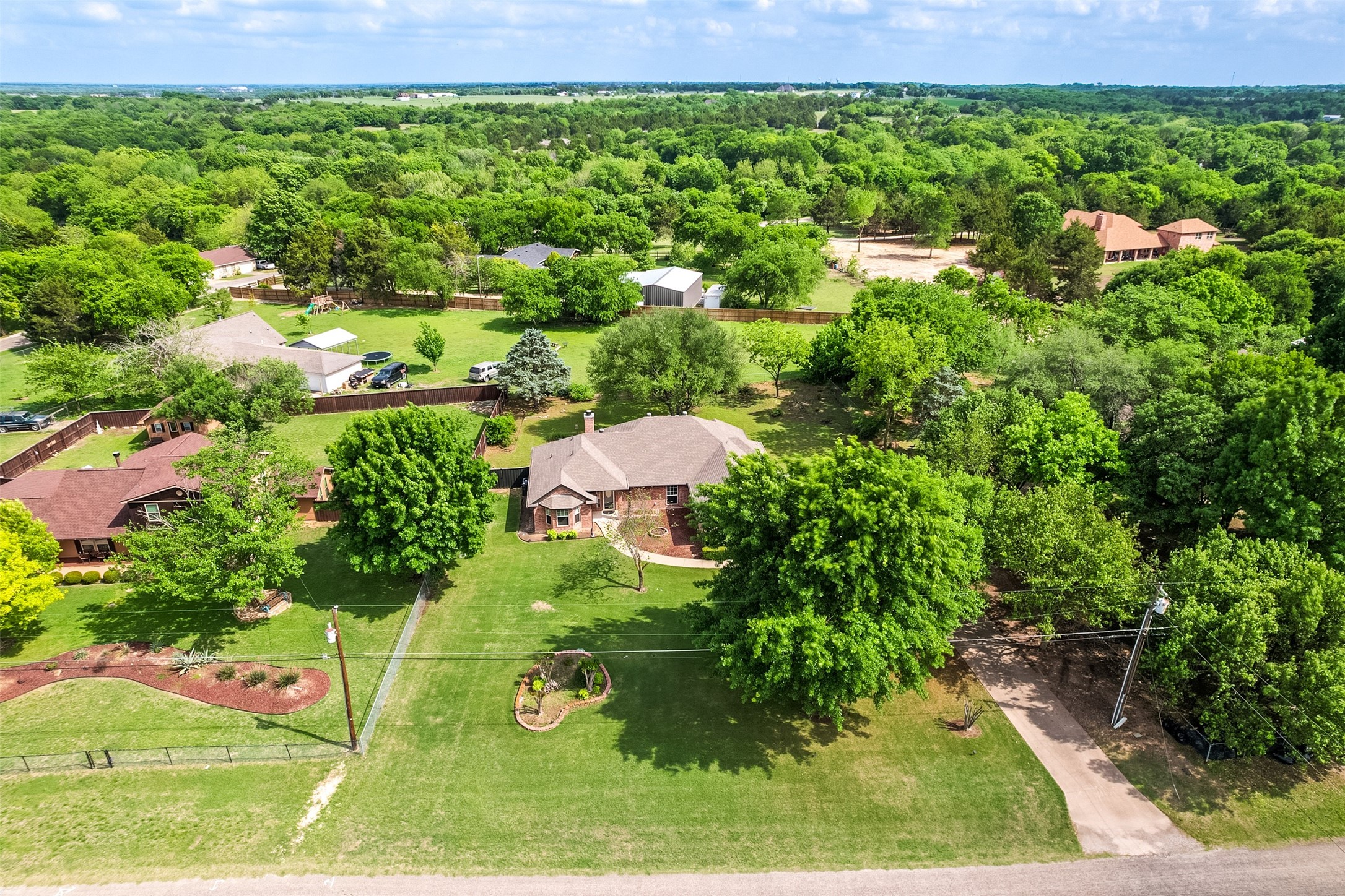 1303 Lariat Circle Oak Leaf TX 75154