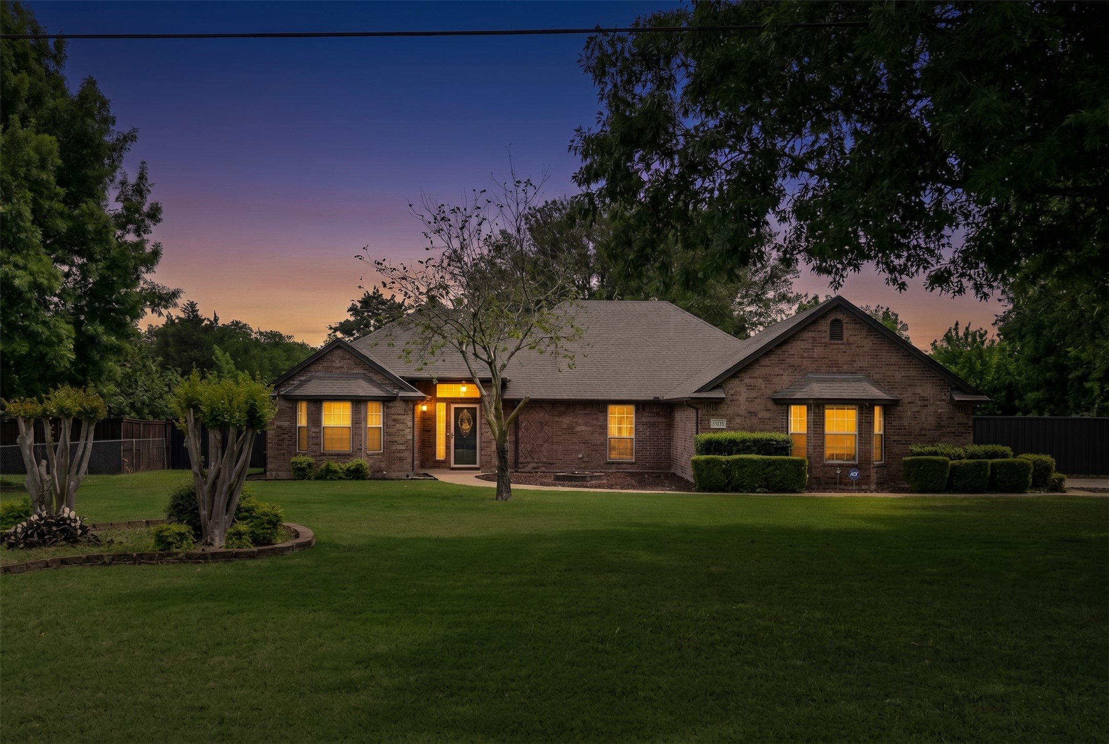 1303 Lariat Circle Oak Leaf TX 75154