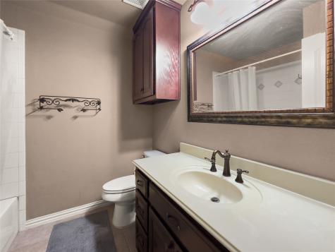 5801 Mira Lago Lane Arlington TX 76017