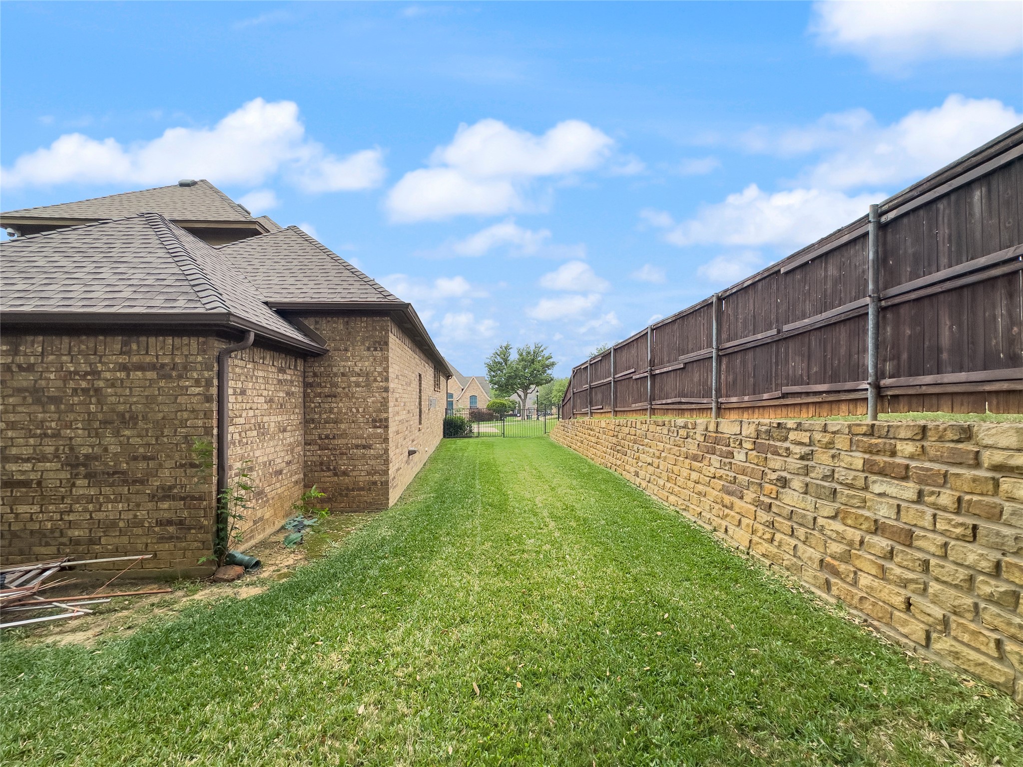 5801 Mira Lago Lane Arlington TX 76017