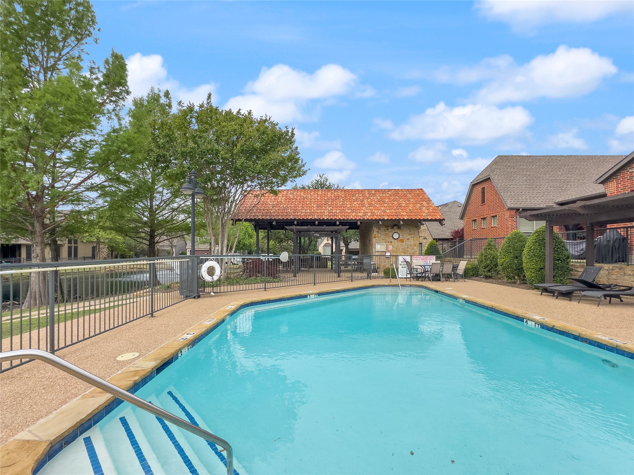 5801 Mira Lago Lane Arlington TX 76017