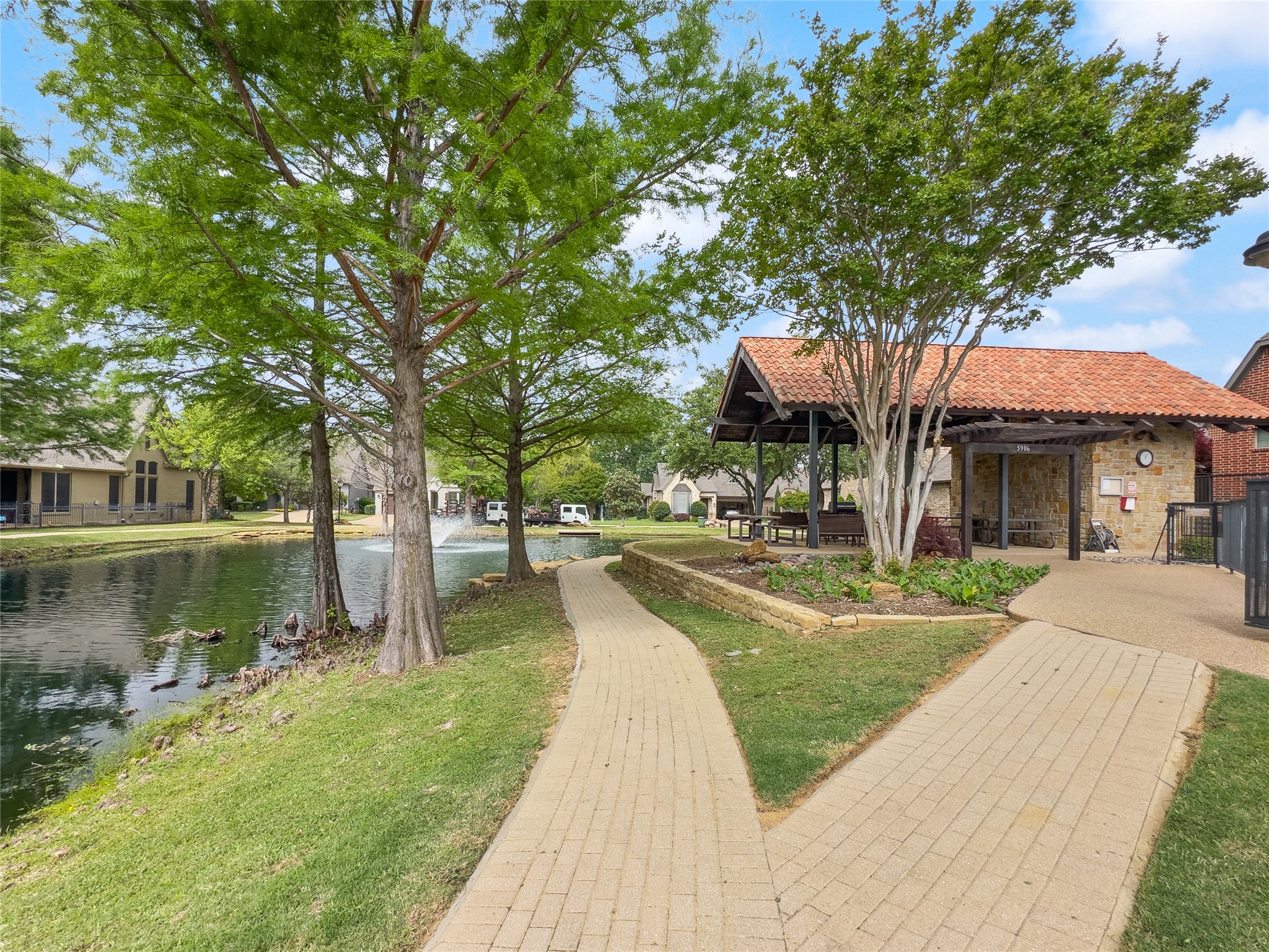 5801 Mira Lago Lane Arlington TX 76017