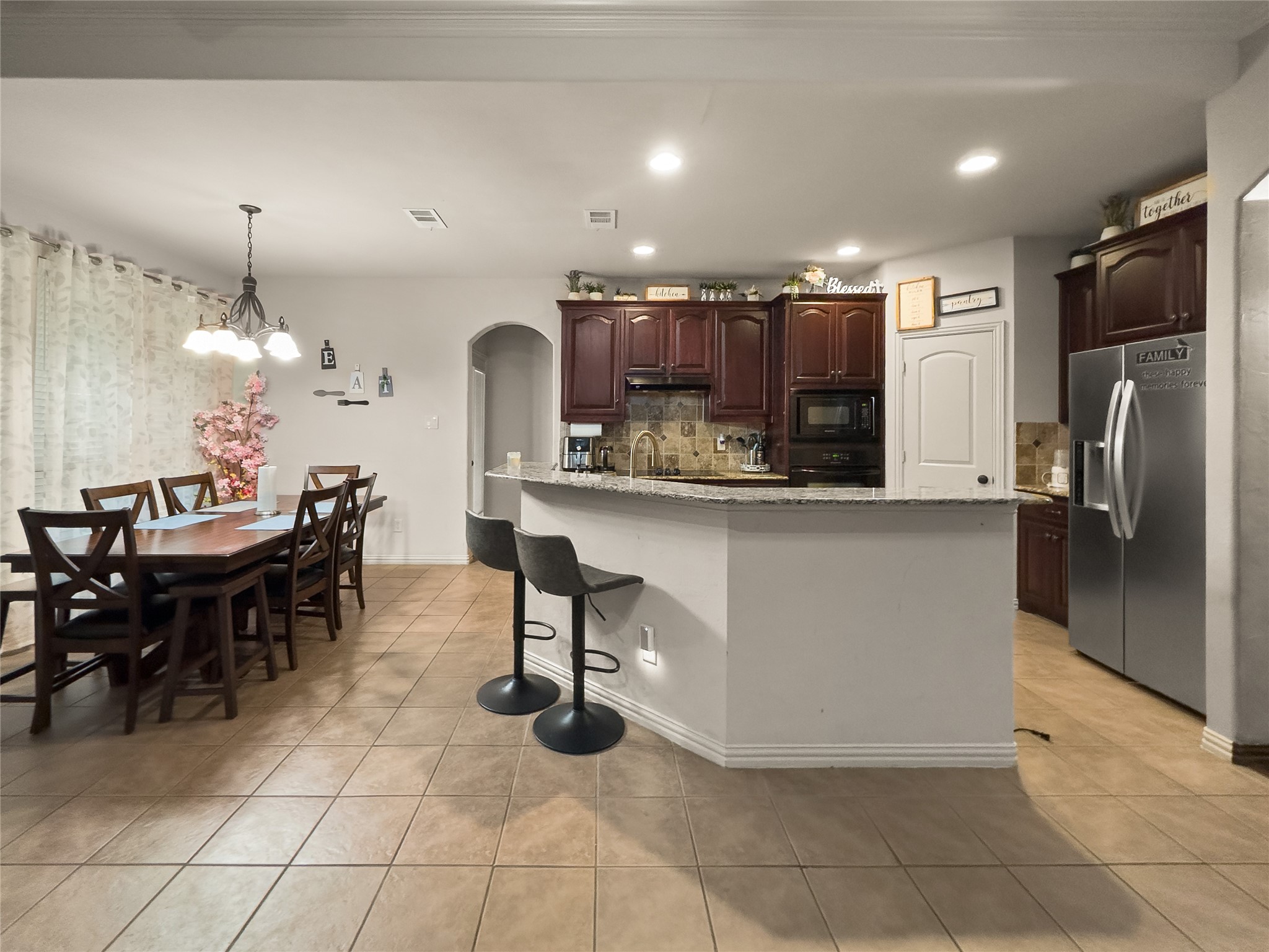 5801 Mira Lago Lane Arlington TX 76017