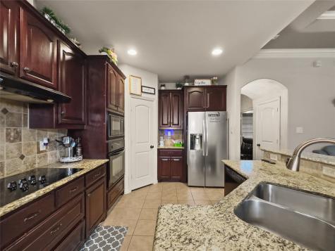5801 Mira Lago Lane Arlington TX 76017