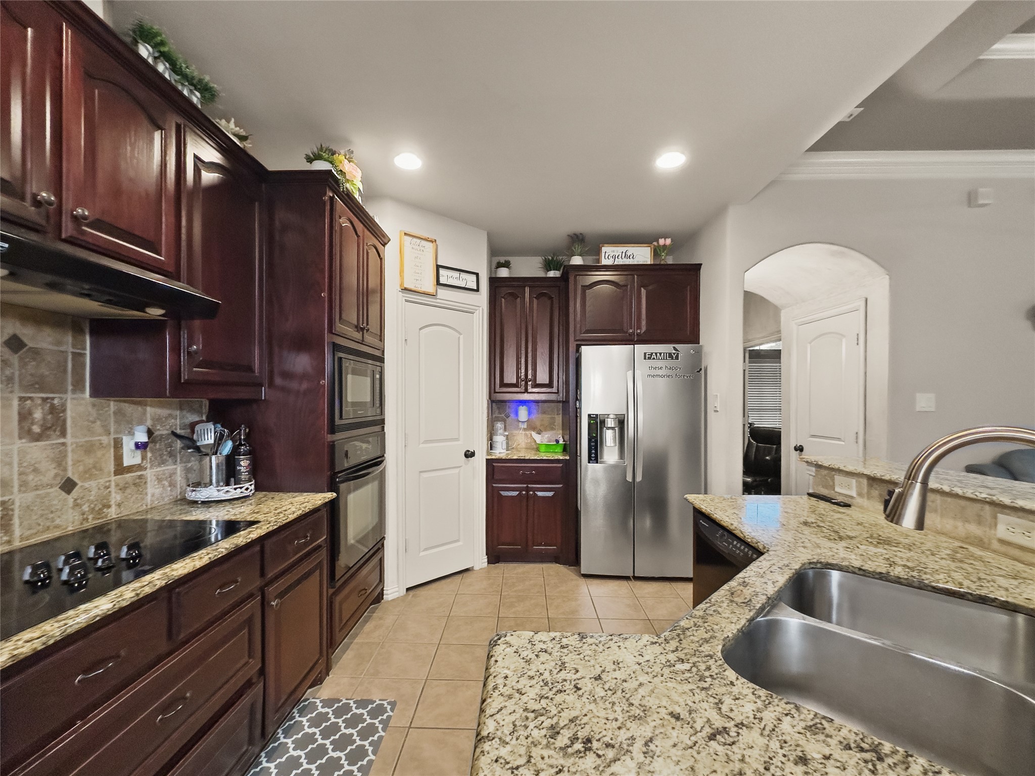 5801 Mira Lago Lane Arlington TX 76017
