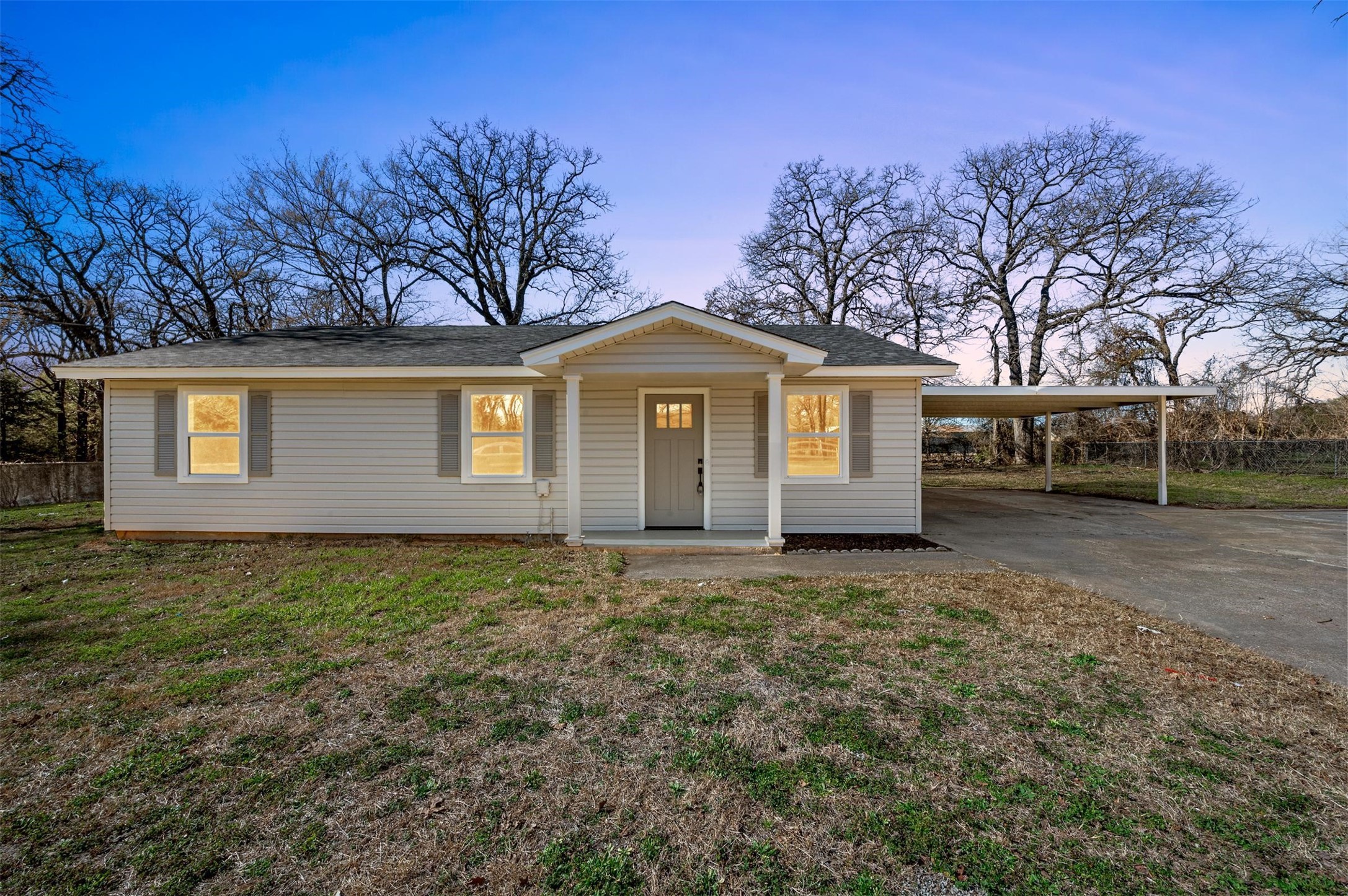 2123 Royal Oaks Drive Dallas TX 75253
