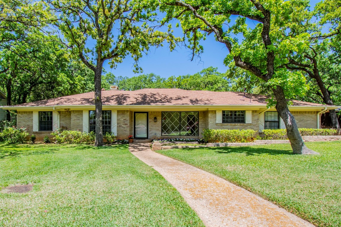 823 Ridgecrest Circle Denton TX 76205