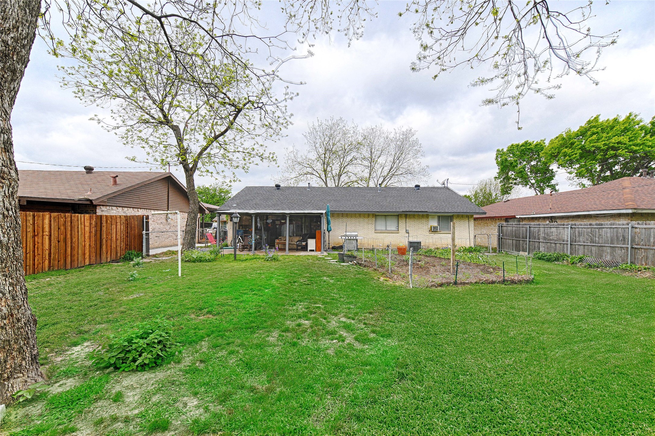 1853 Tompkins Drive Grand Prairie TX 75051