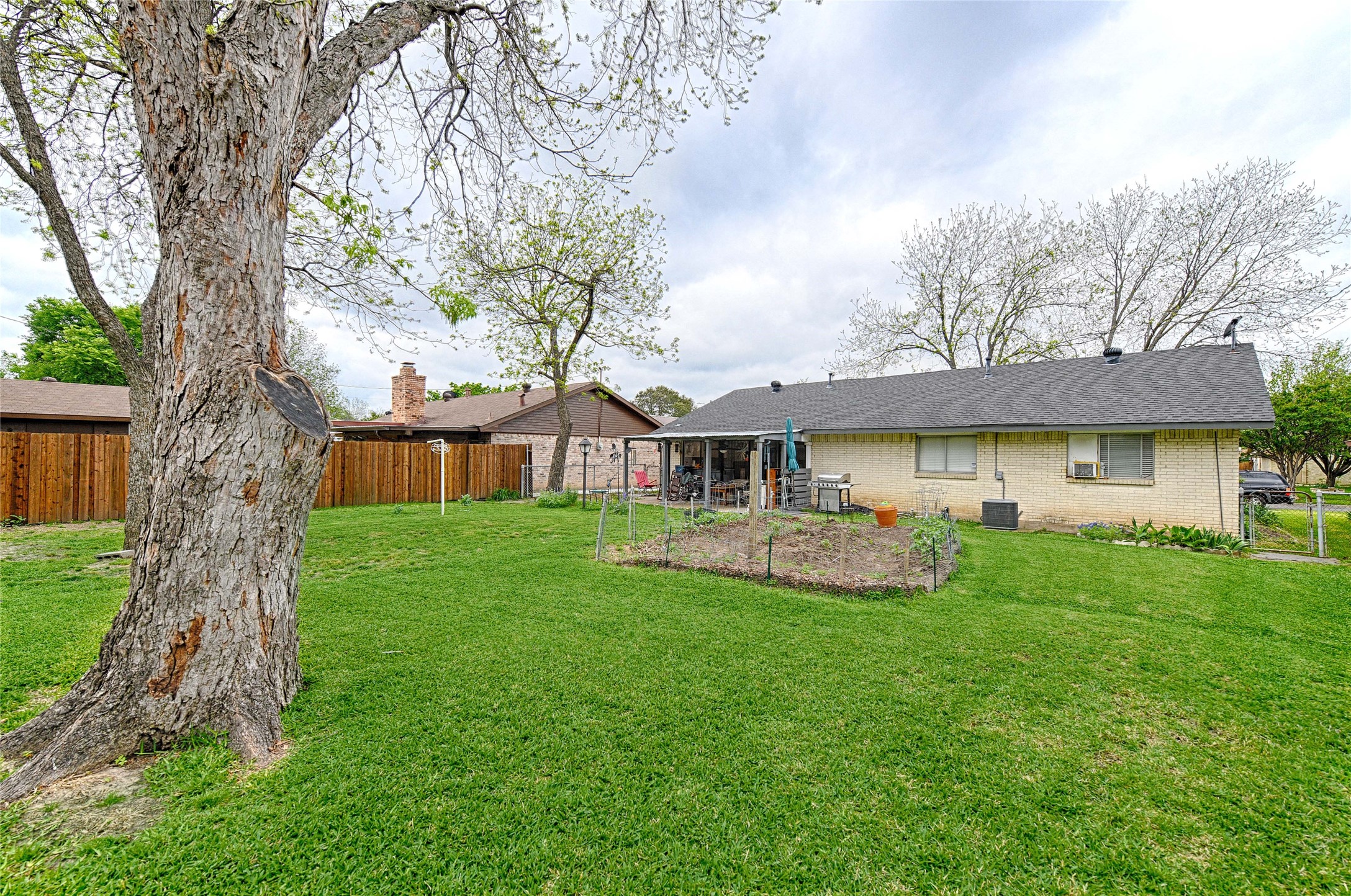 1853 Tompkins Drive Grand Prairie TX 75051