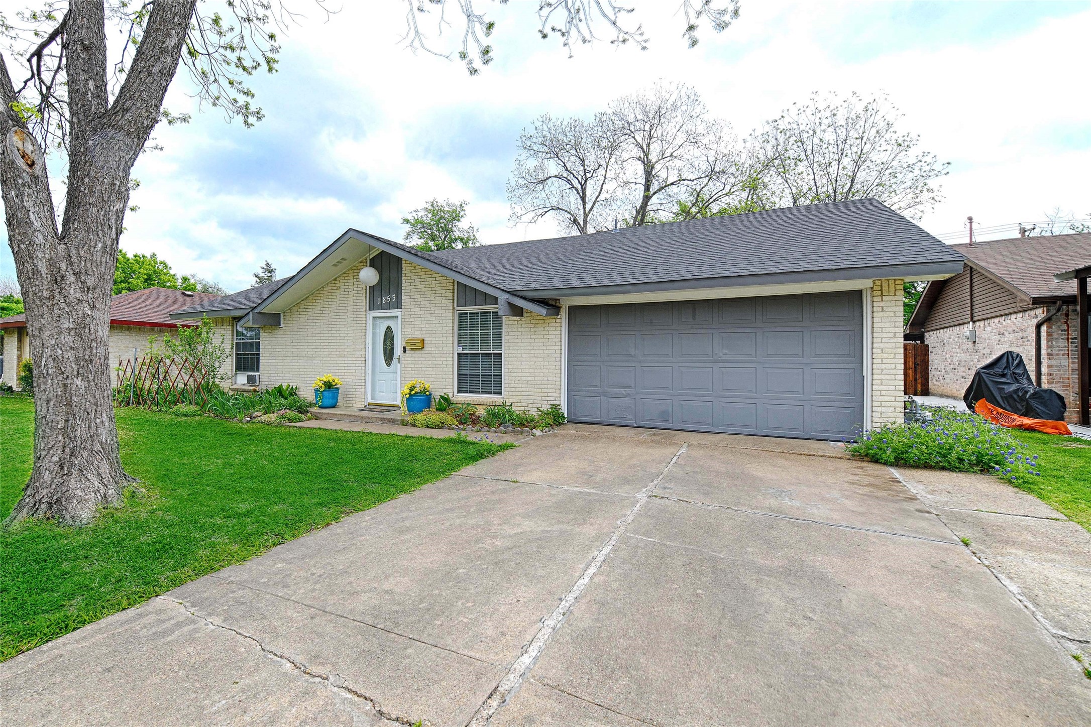 1853 Tompkins Drive Grand Prairie TX 75051