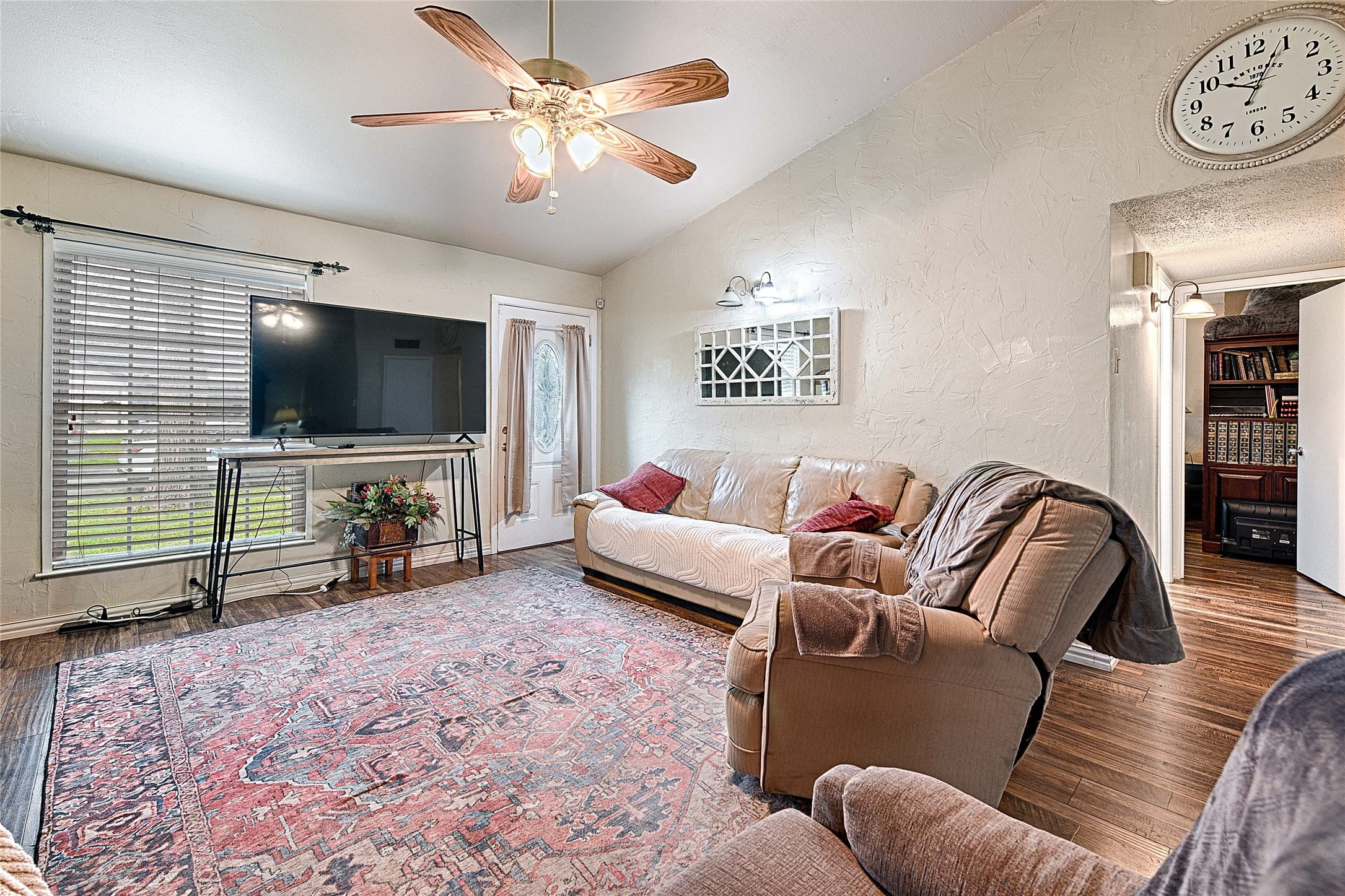 1853 Tompkins Drive Grand Prairie TX 75051