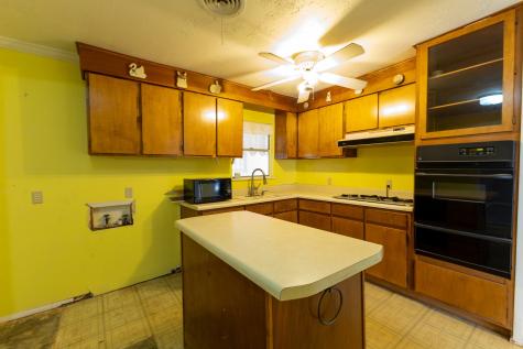 1103 Fifth Avenue Coleman TX 76834