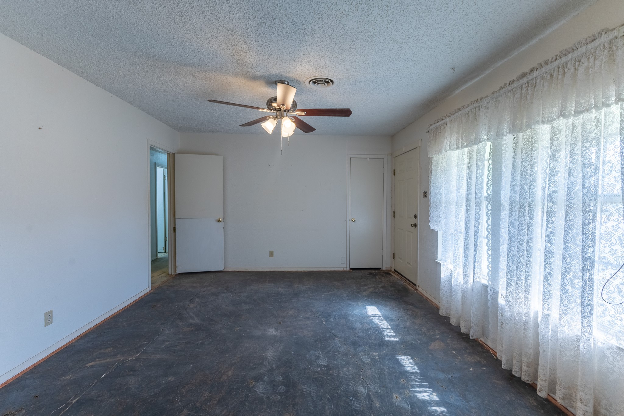 1103 Fifth Avenue Coleman TX 76834