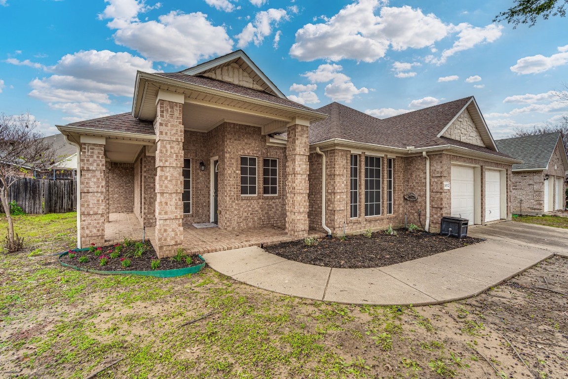 5872 Ivy Glen Drive Grand Prairie TX 75052
