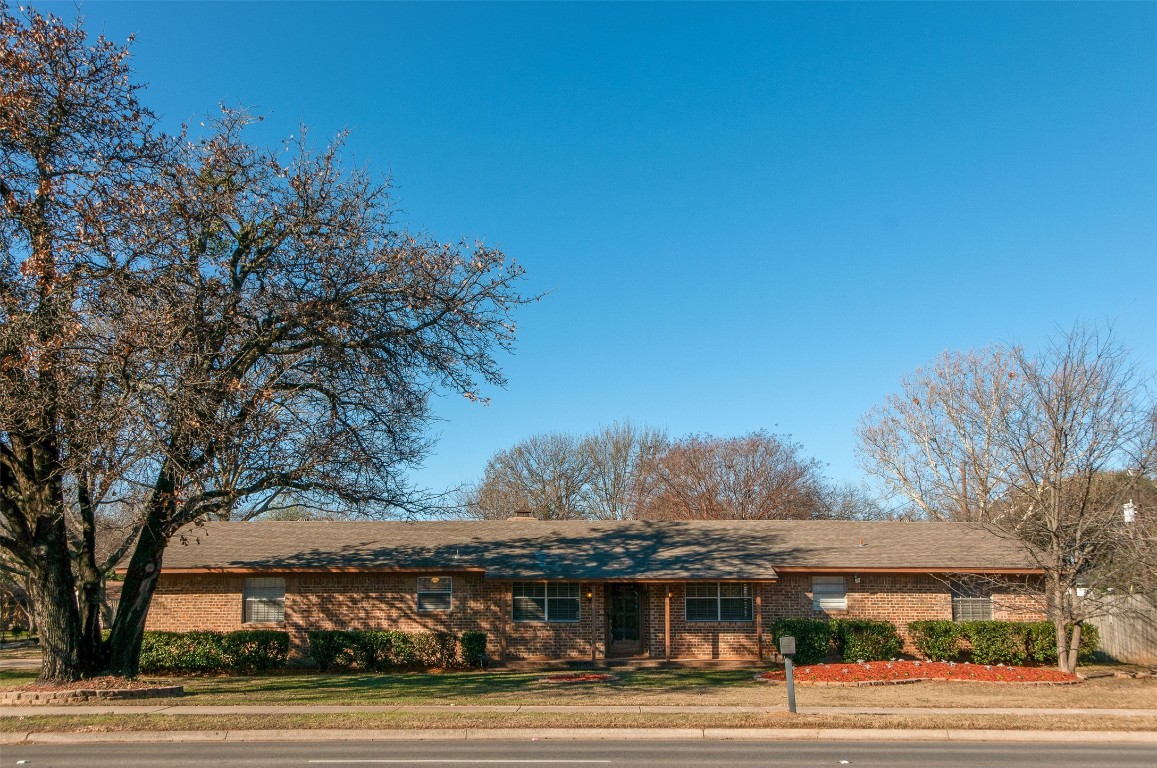 601 N Walnut Creek Drive Mansfield TX 76063