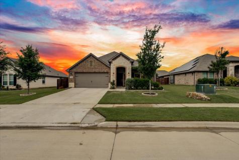 121 Rosemary Drive Azle TX 76020