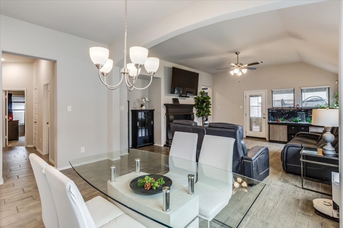 121 Rosemary Drive Azle TX 76020