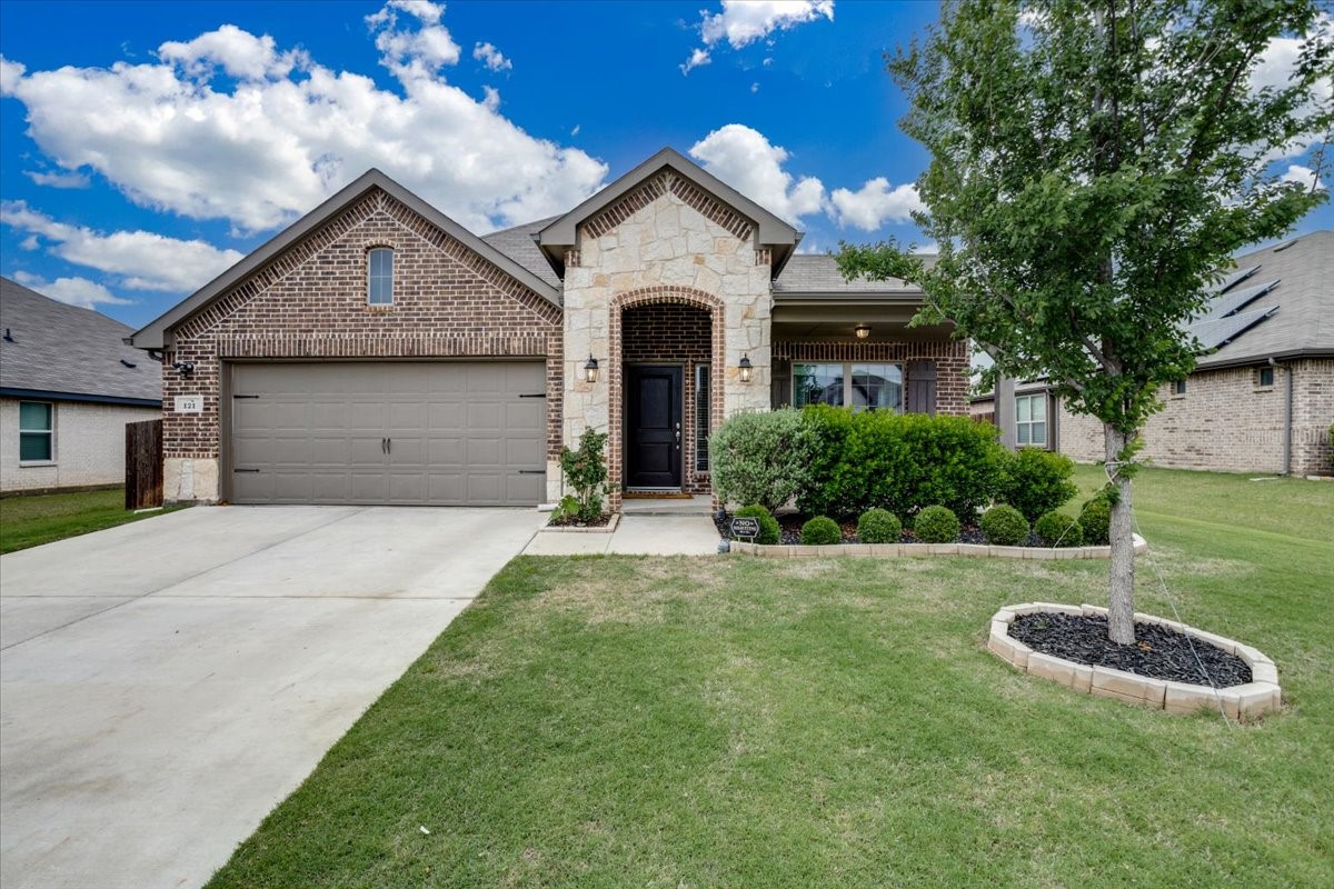 121 Rosemary Drive Azle TX 76020