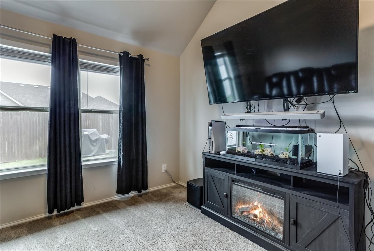 121 Rosemary Drive Azle TX 76020