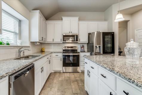 121 Rosemary Drive Azle TX 76020