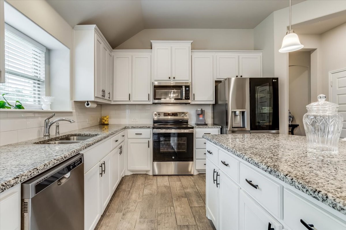121 Rosemary Drive Azle TX 76020