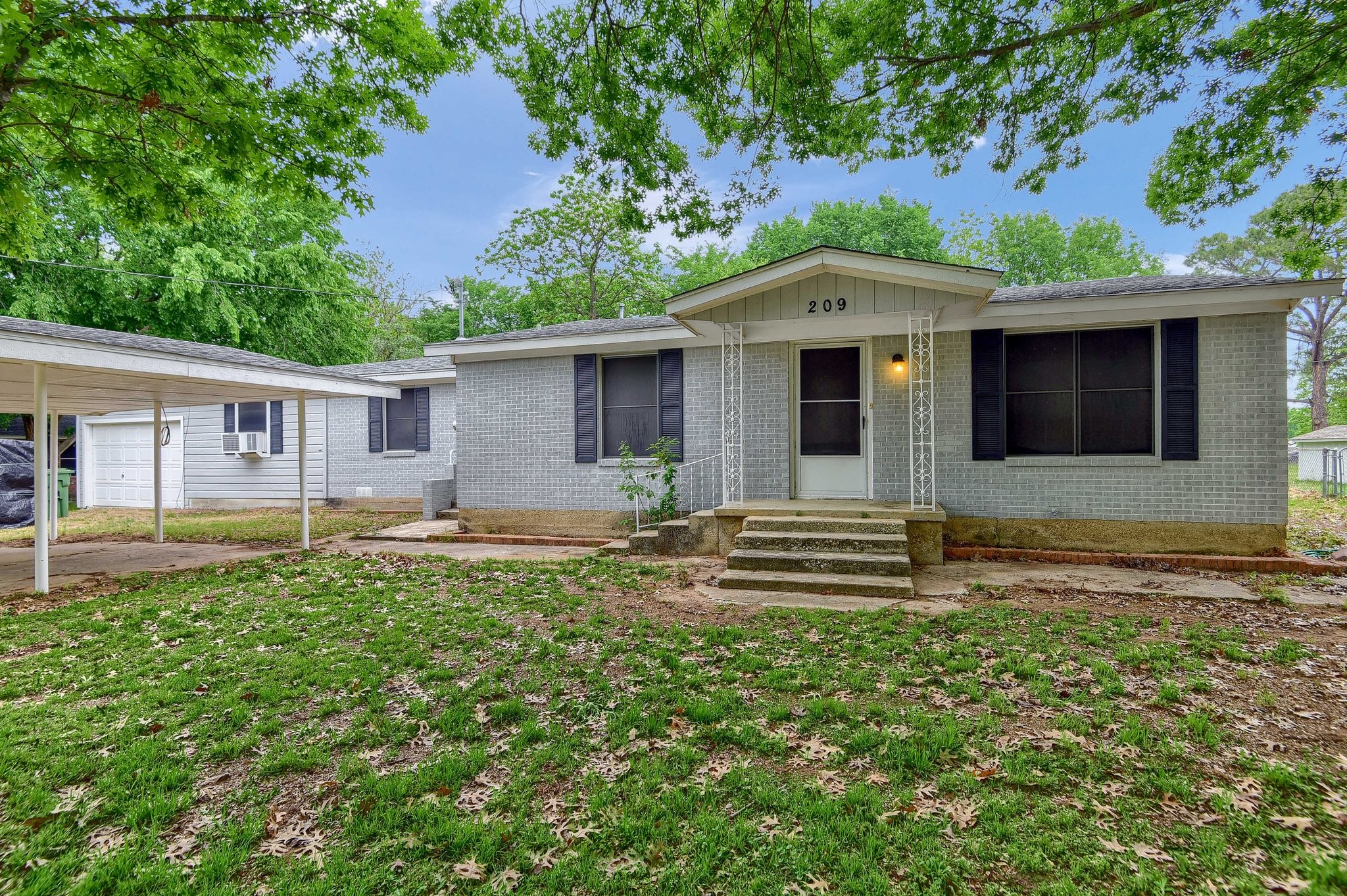 209 E Woodland Street Collinsville TX 76233