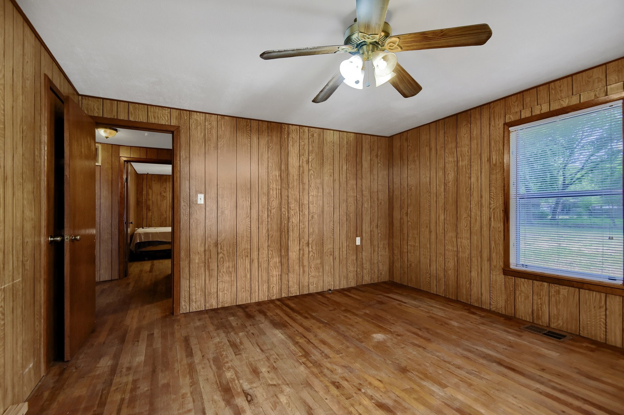 209 E Woodland Street Collinsville TX 76233