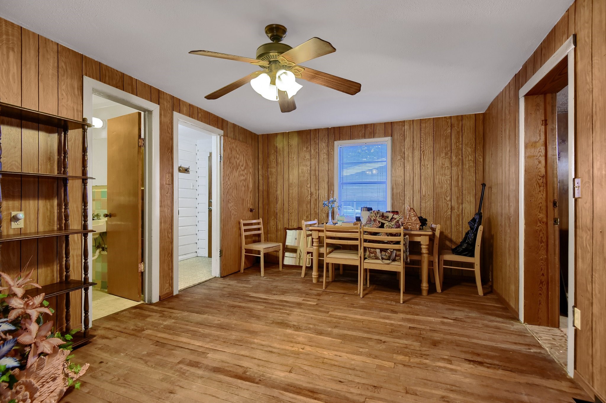 209 E Woodland Street Collinsville TX 76233