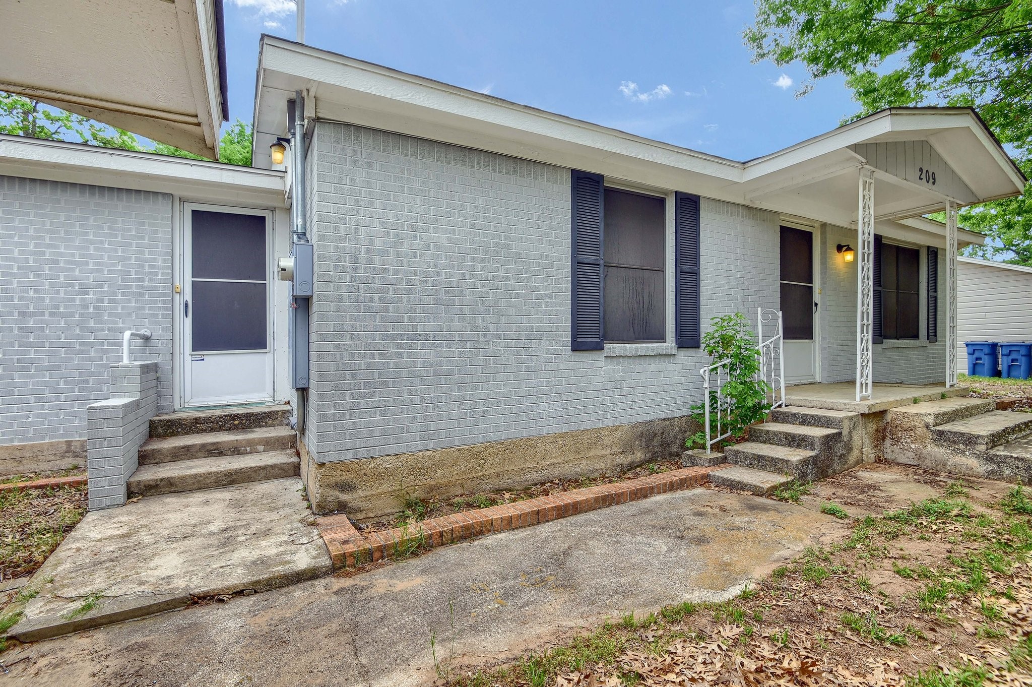 209 E Woodland Street Collinsville TX 76233