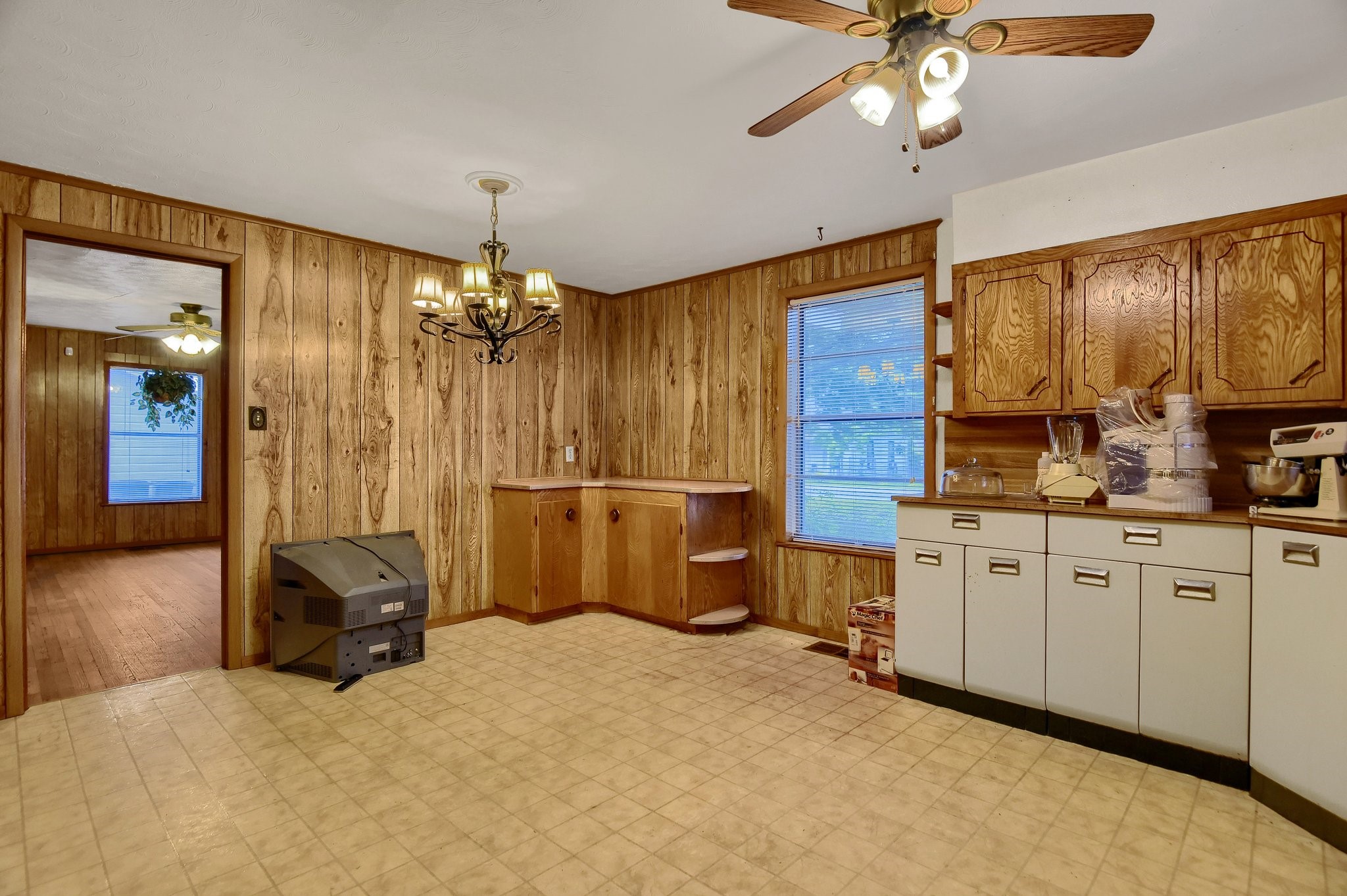 209 E Woodland Street Collinsville TX 76233