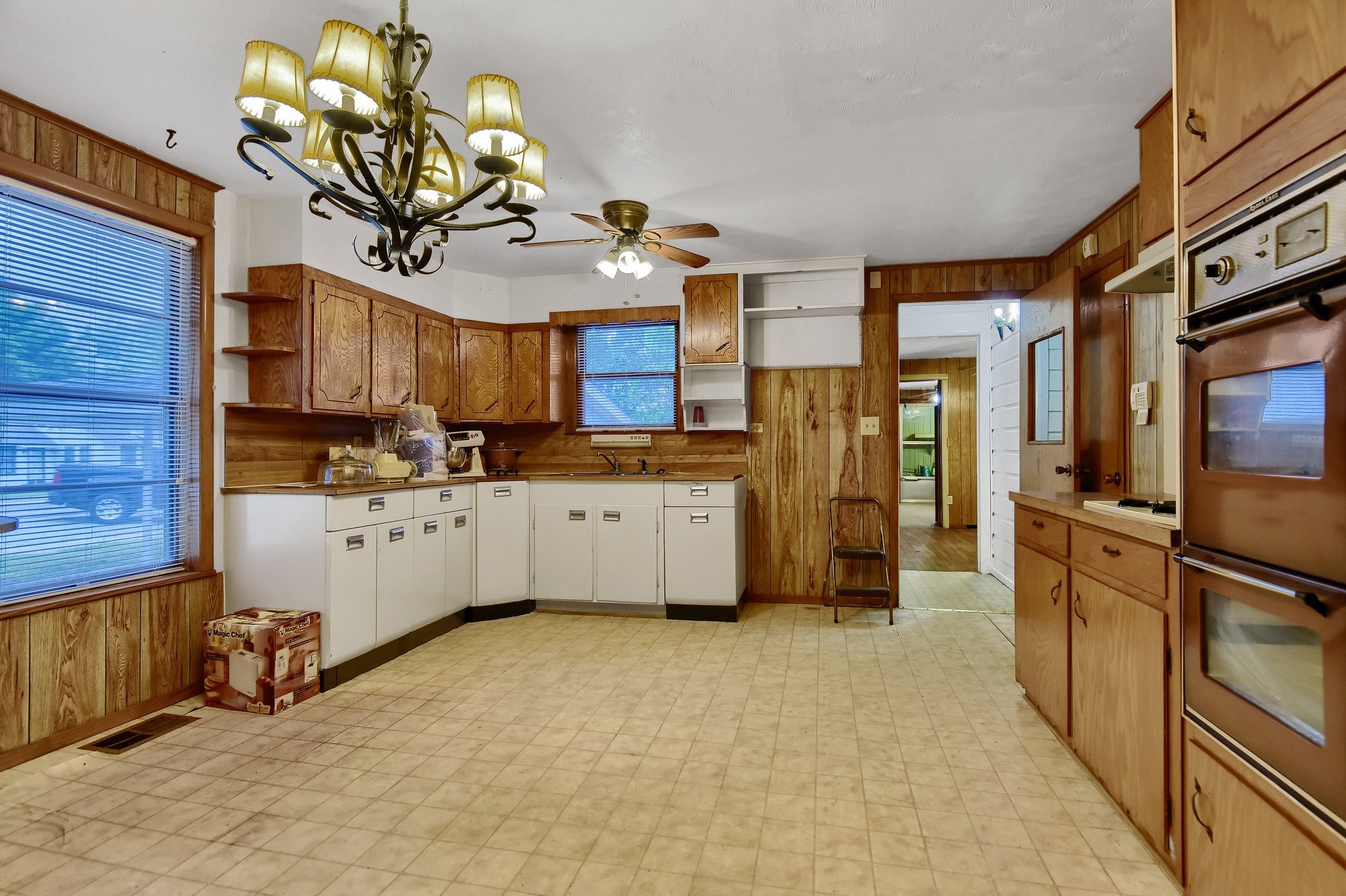 209 E Woodland Street Collinsville TX 76233