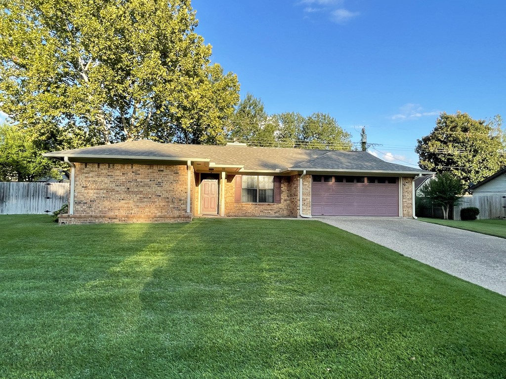 737 Southwood Drive Athens TX 75751