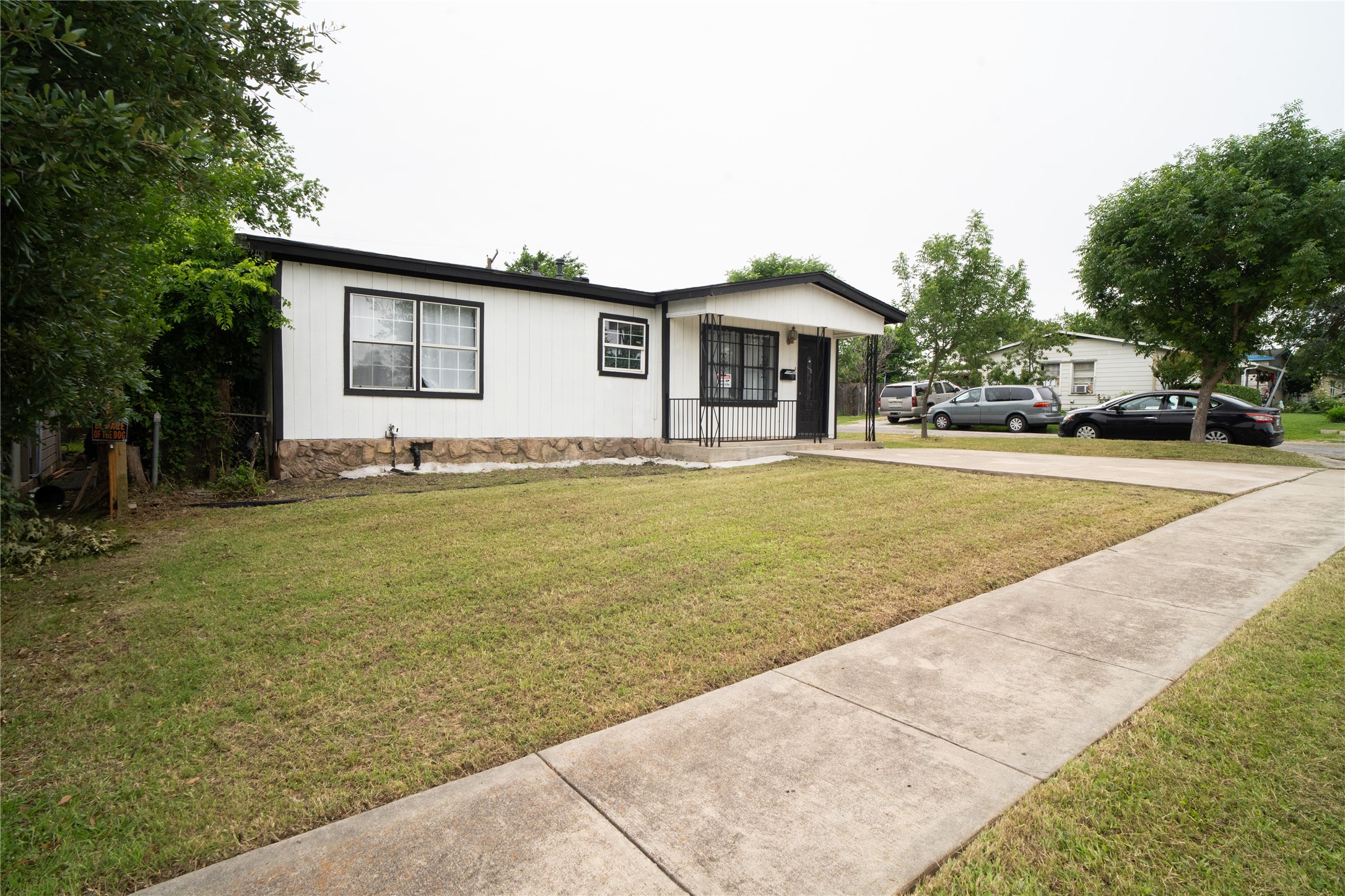 917 W Felix Street Fort Worth TX 76115
