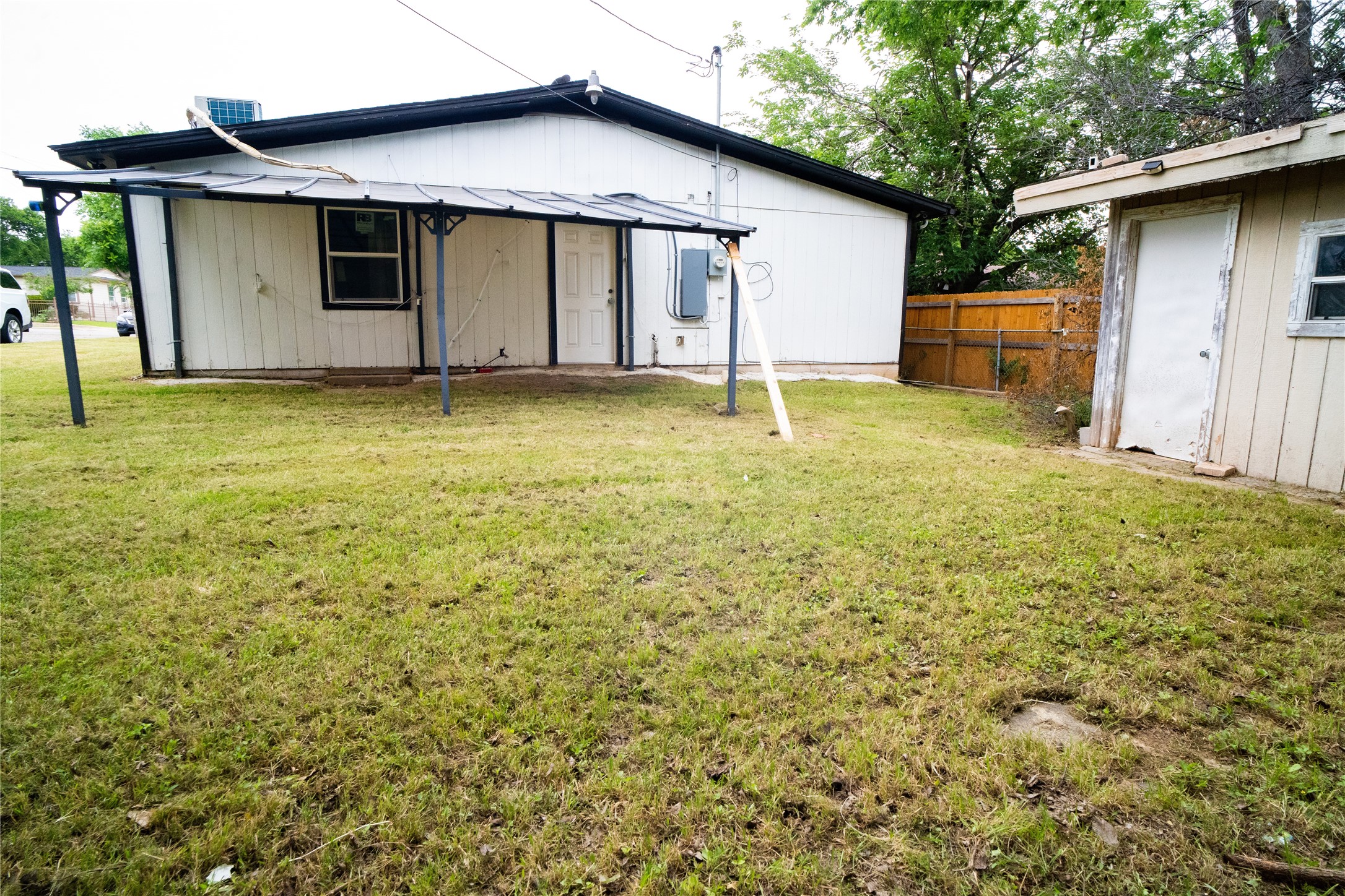 917 W Felix Street Fort Worth TX 76115