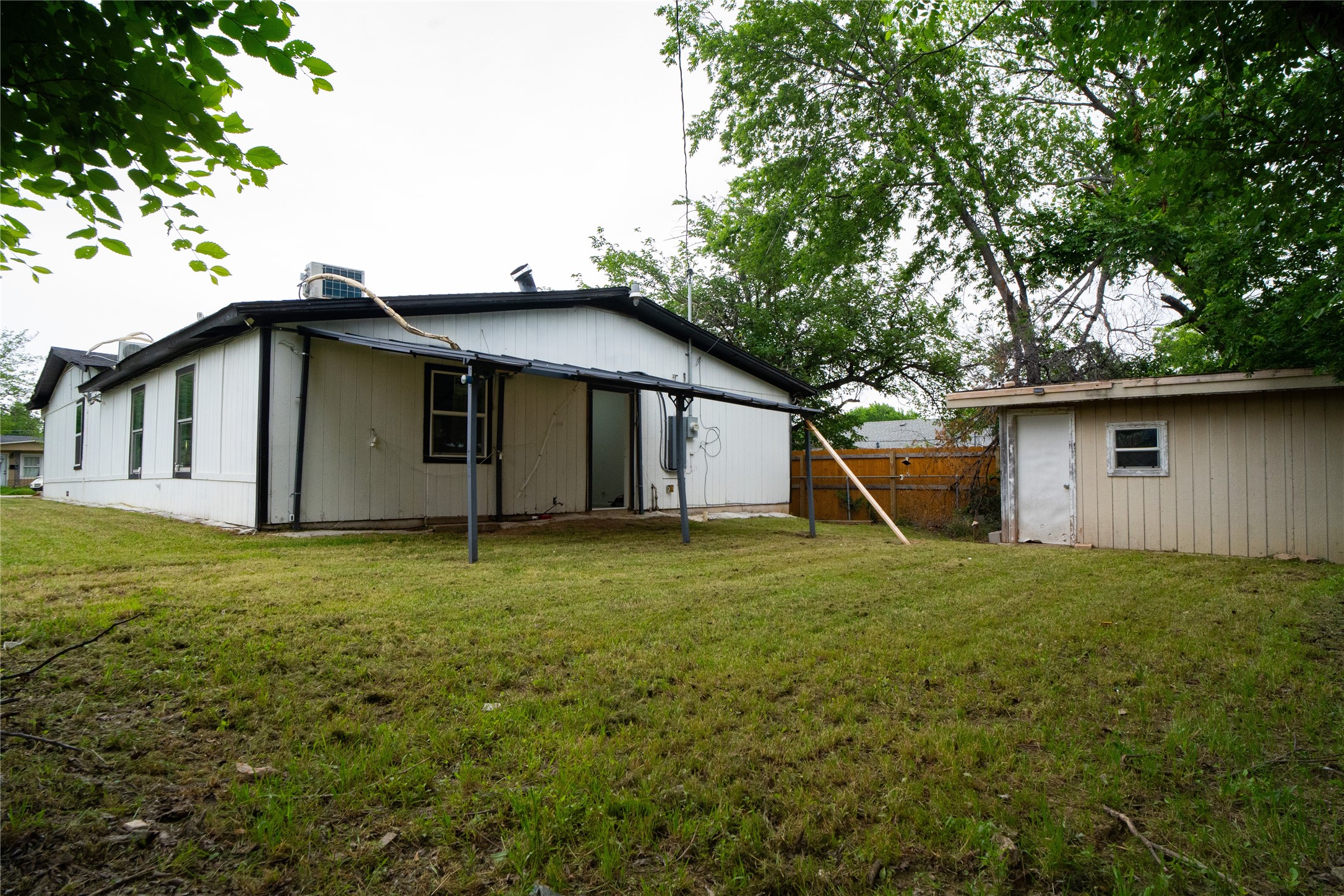 917 W Felix Street Fort Worth TX 76115