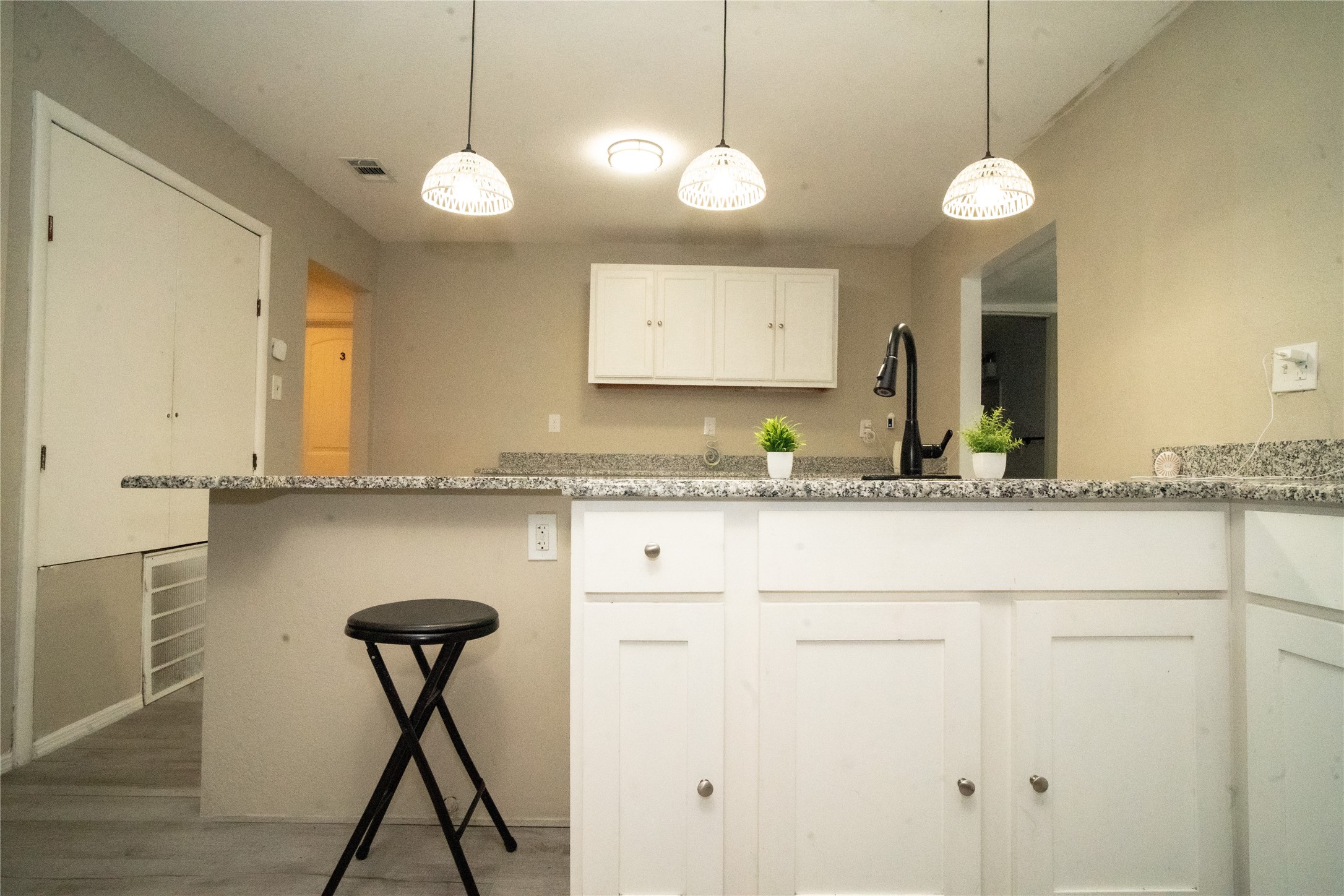 917 W Felix Street Fort Worth TX 76115