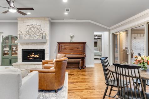317 Woodcrest Drive Richardson TX 75080