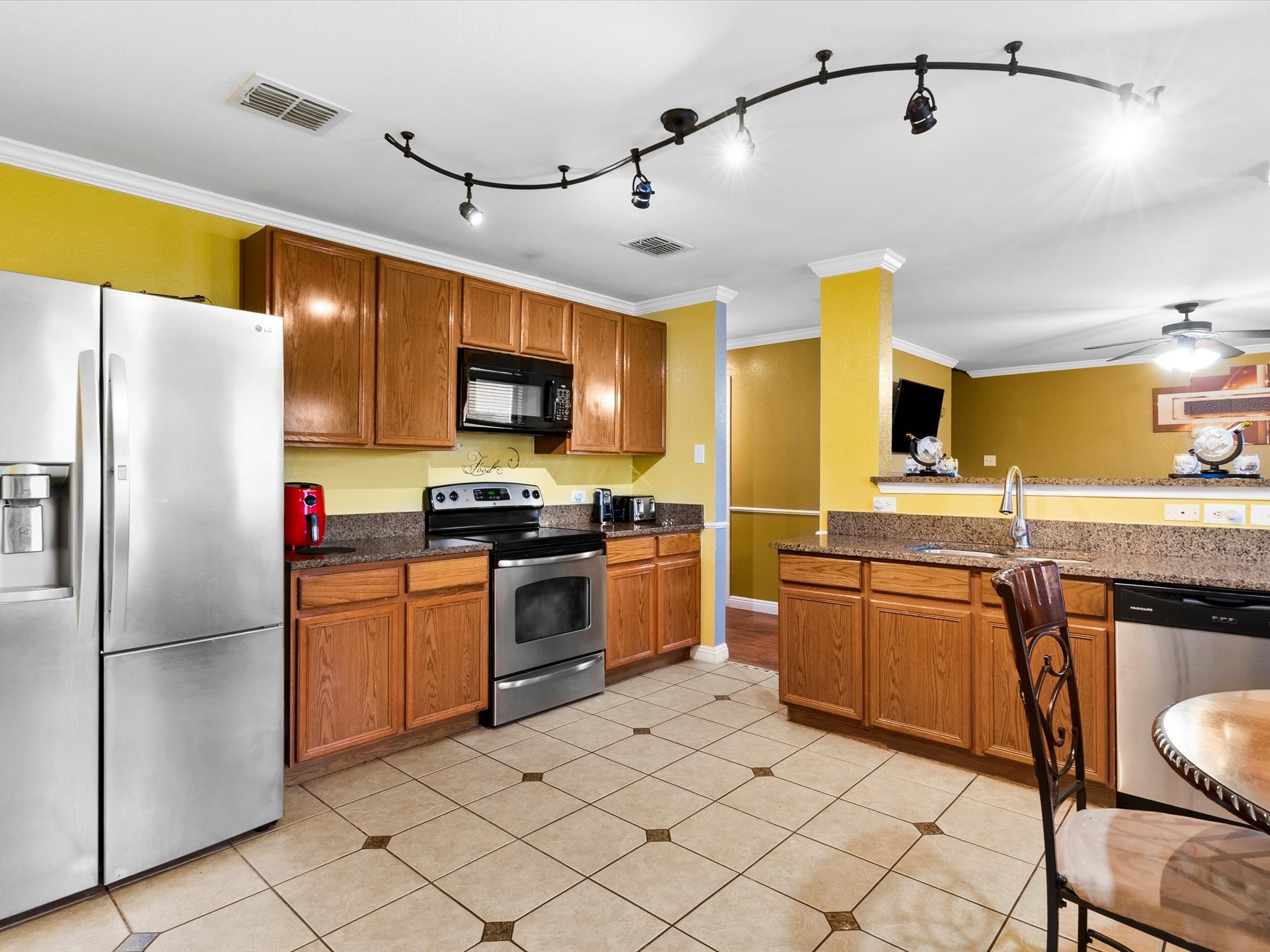 1129 Switchgrass Lane Crowley TX 76036