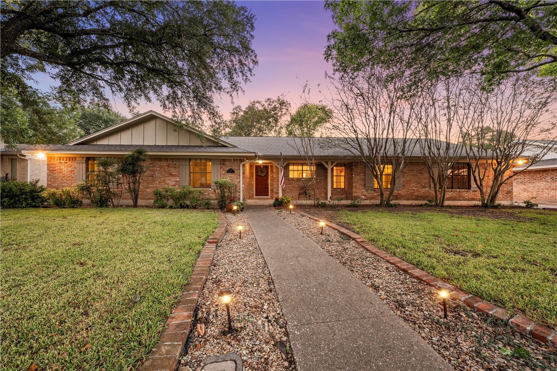 704 Willow Creek Drive Woodway TX 76712