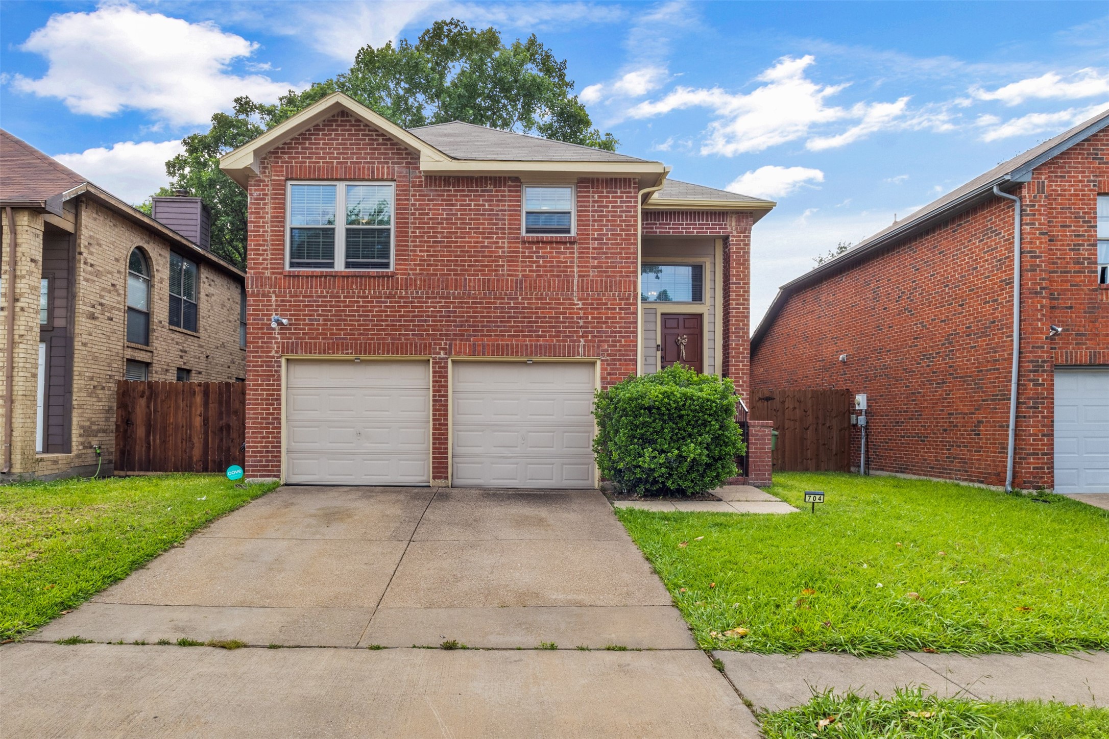 704 Meadowcreek Court Garland TX 75043