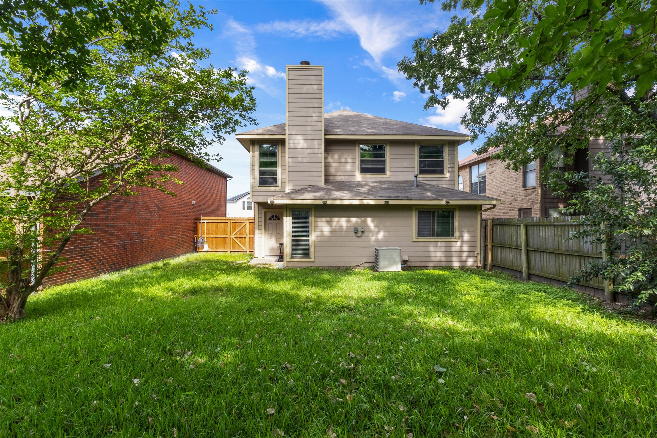 704 Meadowcreek Court Garland TX 75043