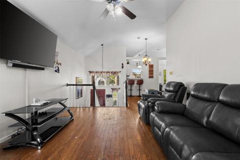 704 Meadowcreek Court Garland TX 75043