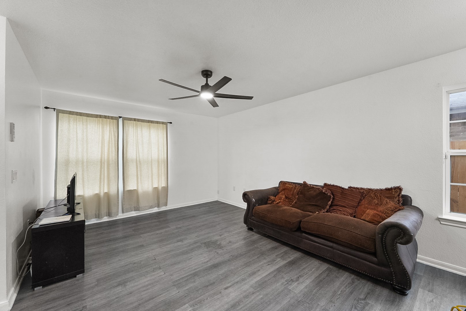 2714 Stephenson Drive Dallas TX 75215