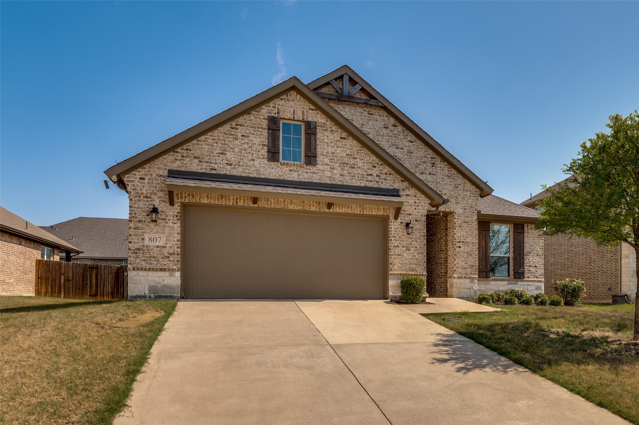 807 Woodcrest Drive Ennis TX 75119