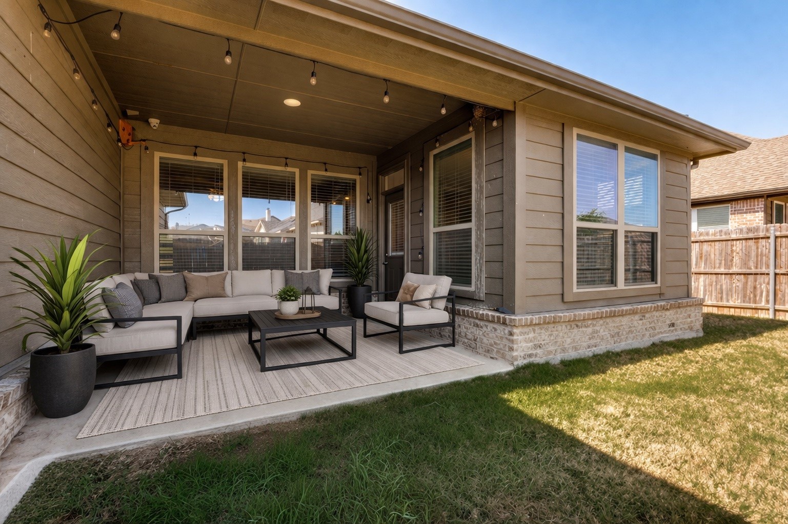 807 Woodcrest Drive Ennis TX 75119