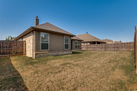 807 Woodcrest Drive Ennis TX 75119