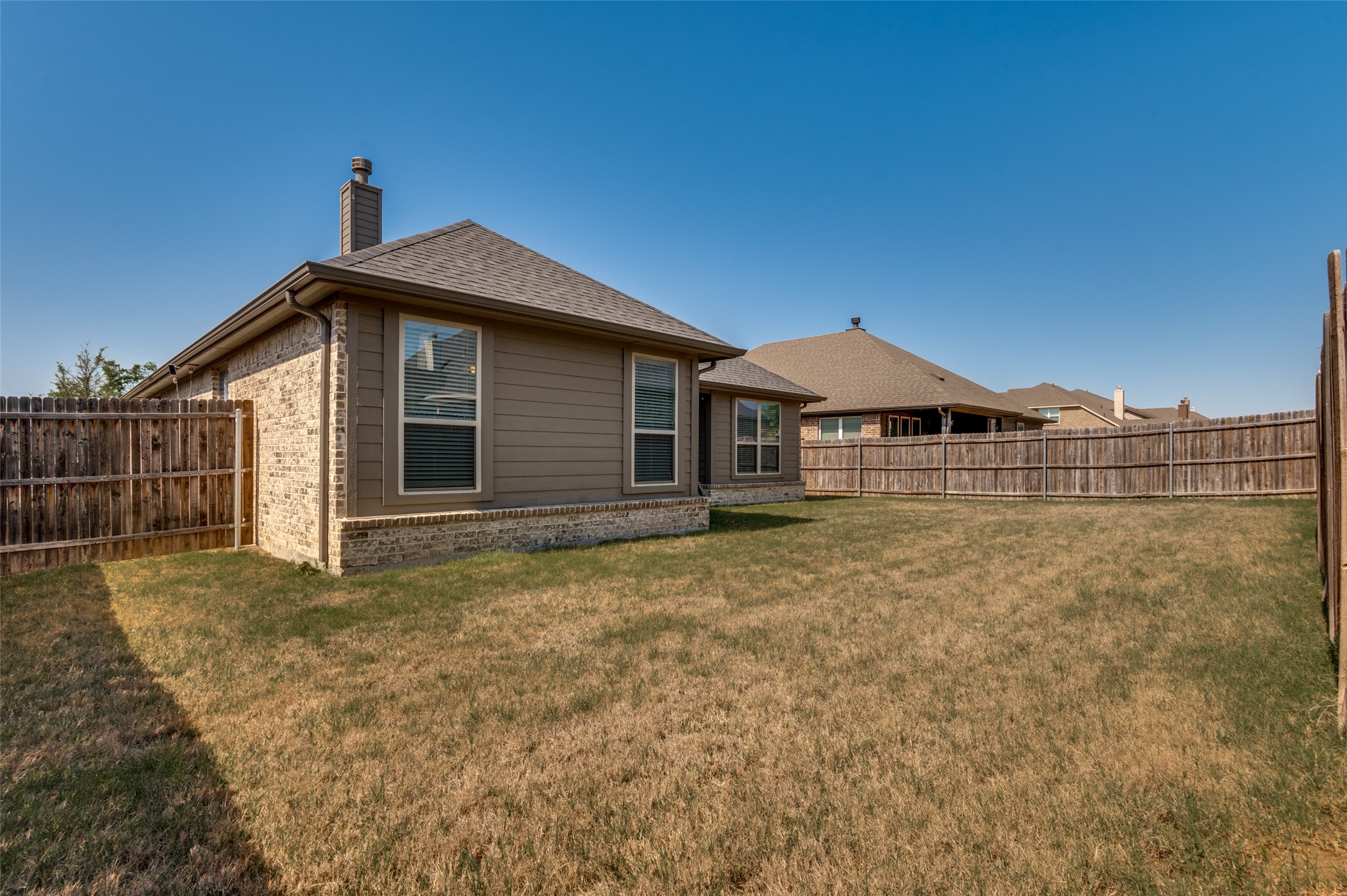 807 Woodcrest Drive Ennis TX 75119
