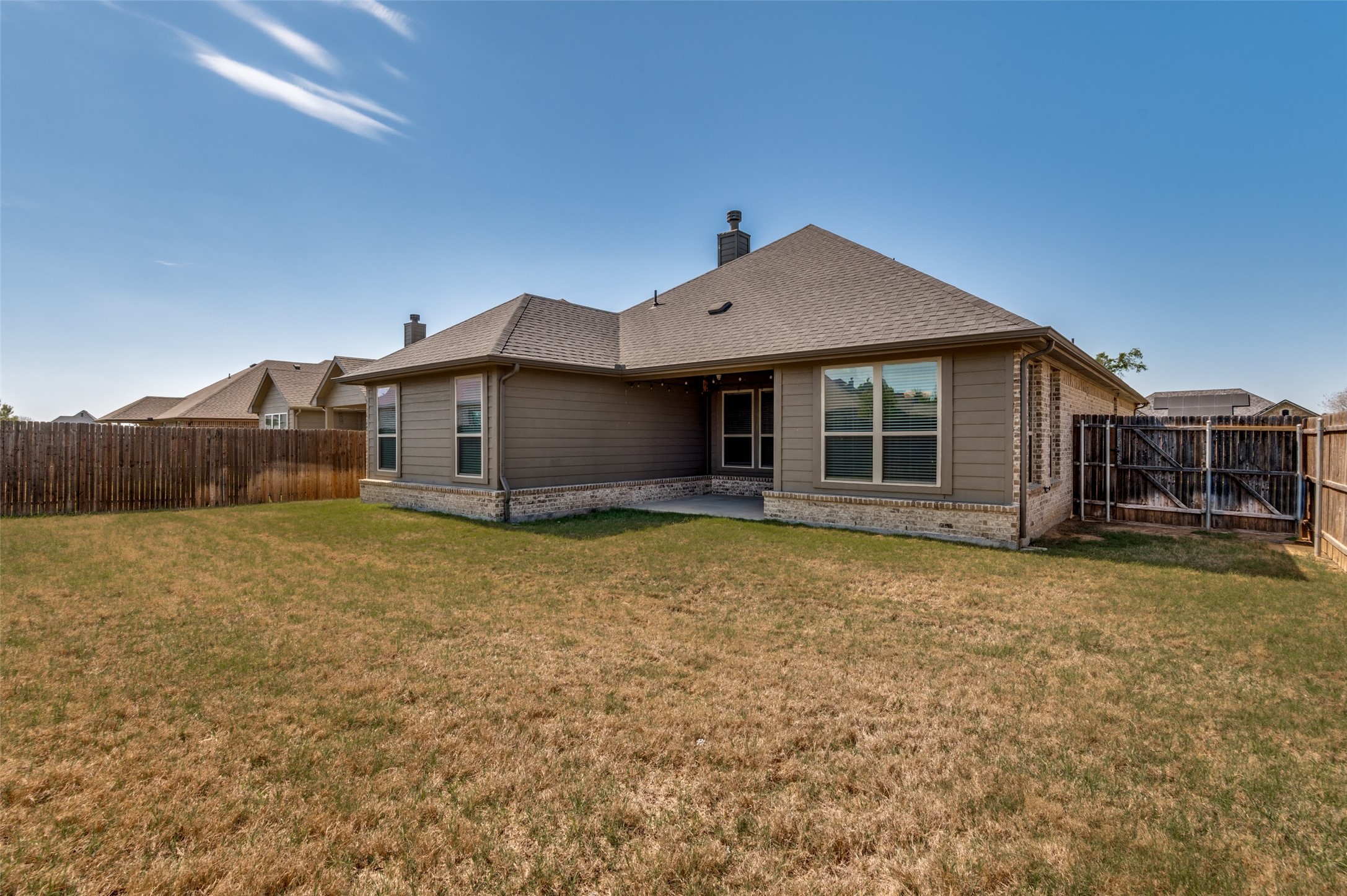 807 Woodcrest Drive Ennis TX 75119