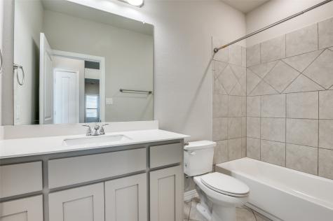 807 Woodcrest Drive Ennis TX 75119
